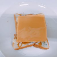 スモークチキンのメープルチーズサンド